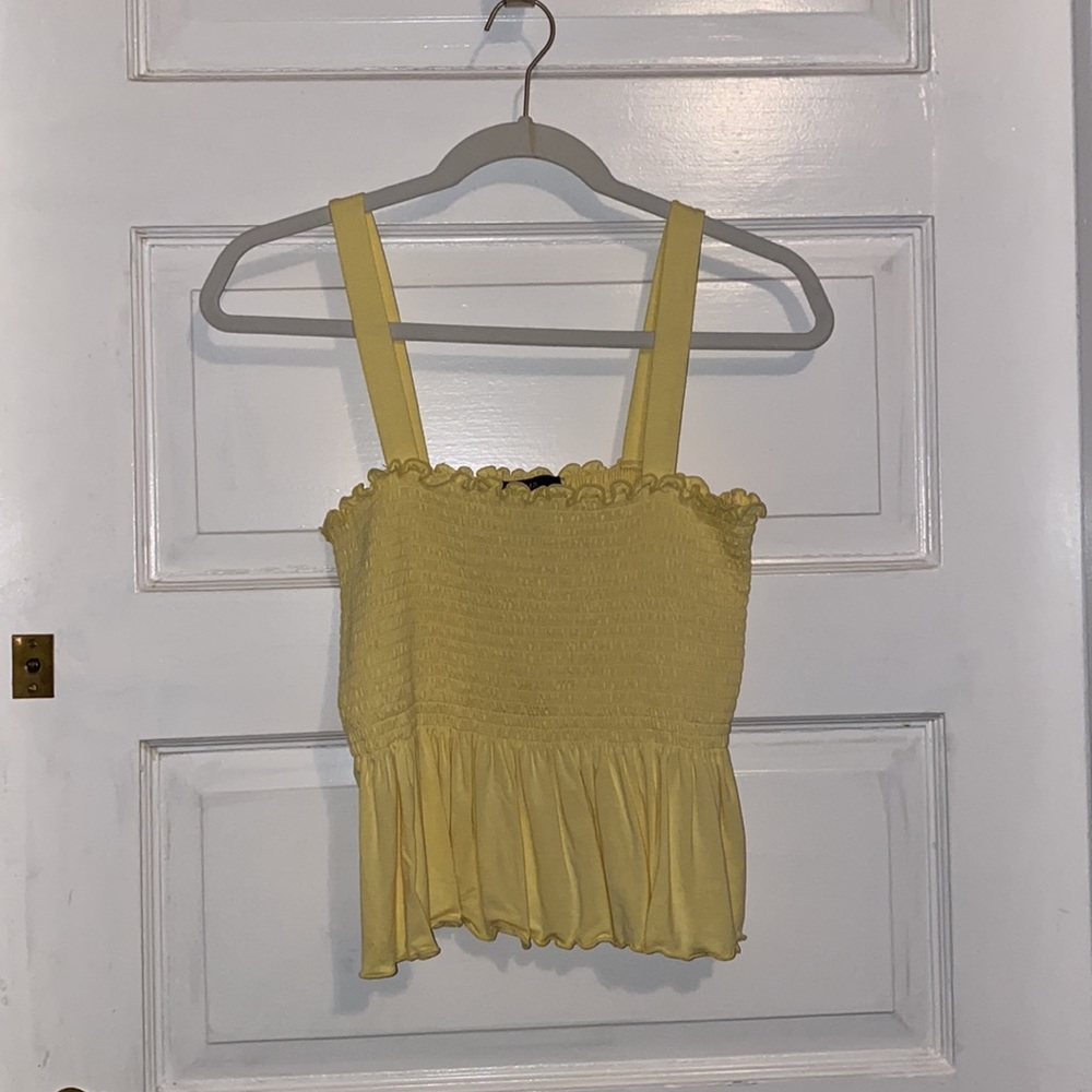 Forever 21 Light Yellow Crop Top - L